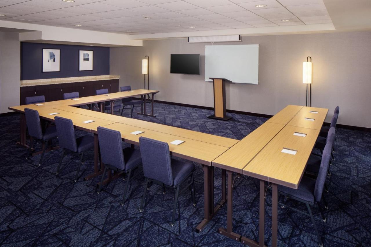 Courtyard By Marriott Charleston Downtown/Civic Center Hotell Exteriör bild