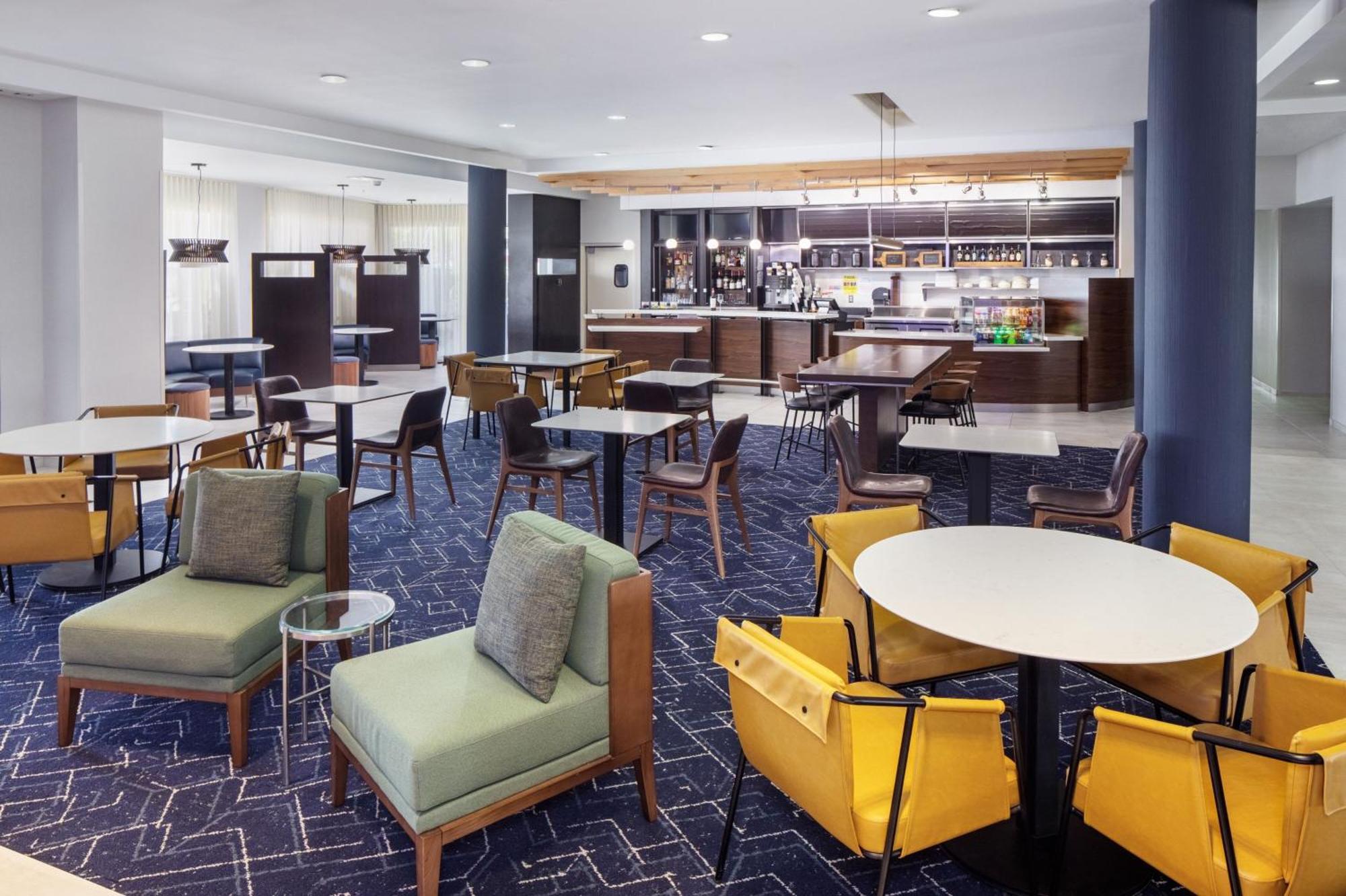 Courtyard By Marriott Charleston Downtown/Civic Center Hotell Exteriör bild