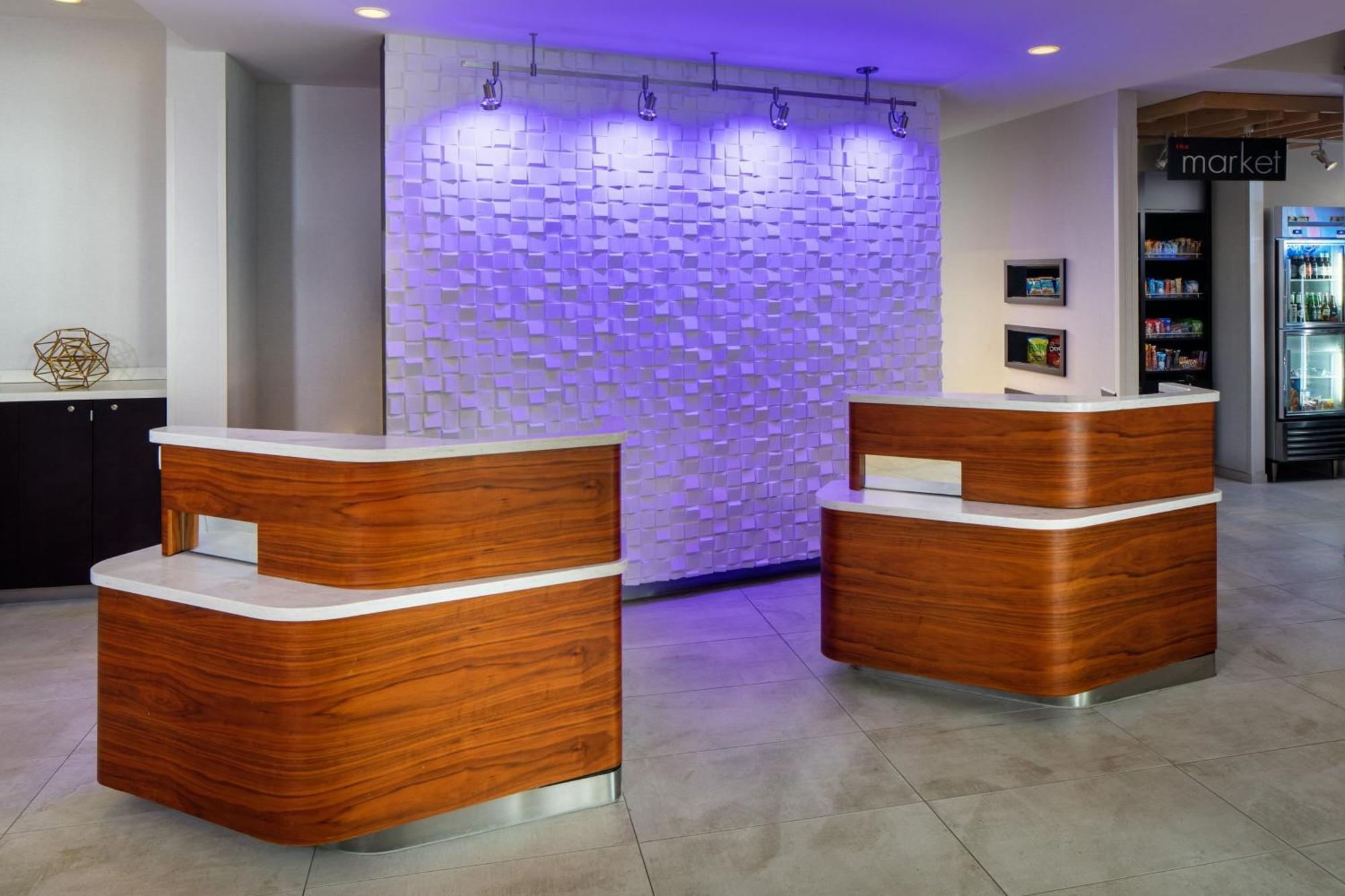 Courtyard By Marriott Charleston Downtown/Civic Center Hotell Exteriör bild