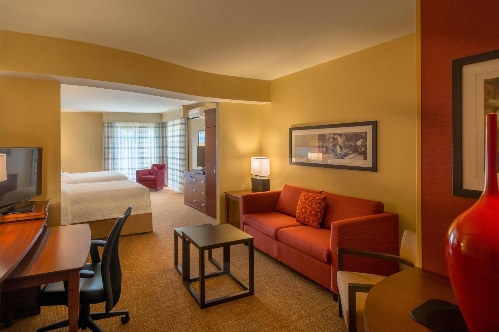 Courtyard By Marriott Charleston Downtown/Civic Center Hotell Exteriör bild