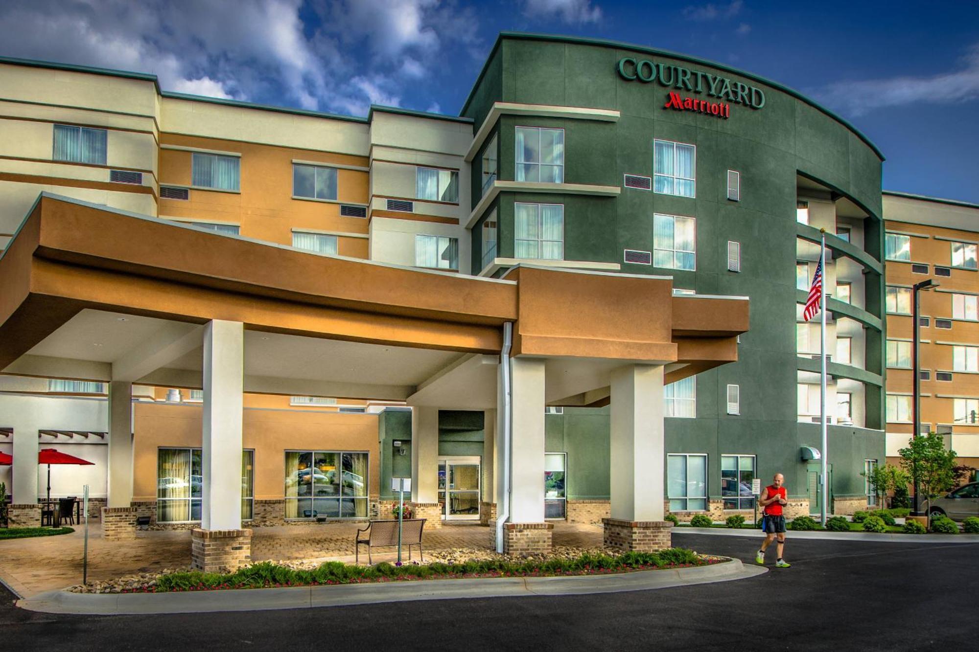 Courtyard By Marriott Charleston Downtown/Civic Center Hotell Exteriör bild